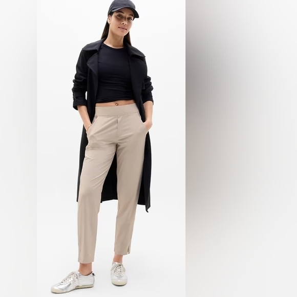 Athleta Pants - Athleta women’s “Brooklyn Ankle Pant”, color Tan size 4